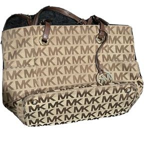 Michael Kors tote, beige, great condition.